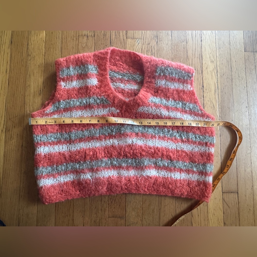 60s Vintage Striped Coral and Gray Women's Mohair Sweater Vest Sz M - Picture 3 of 4